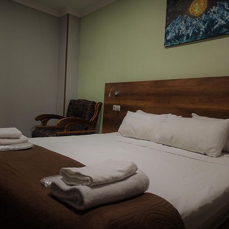 Hotel Georgian クタイシ エクステリア 写真