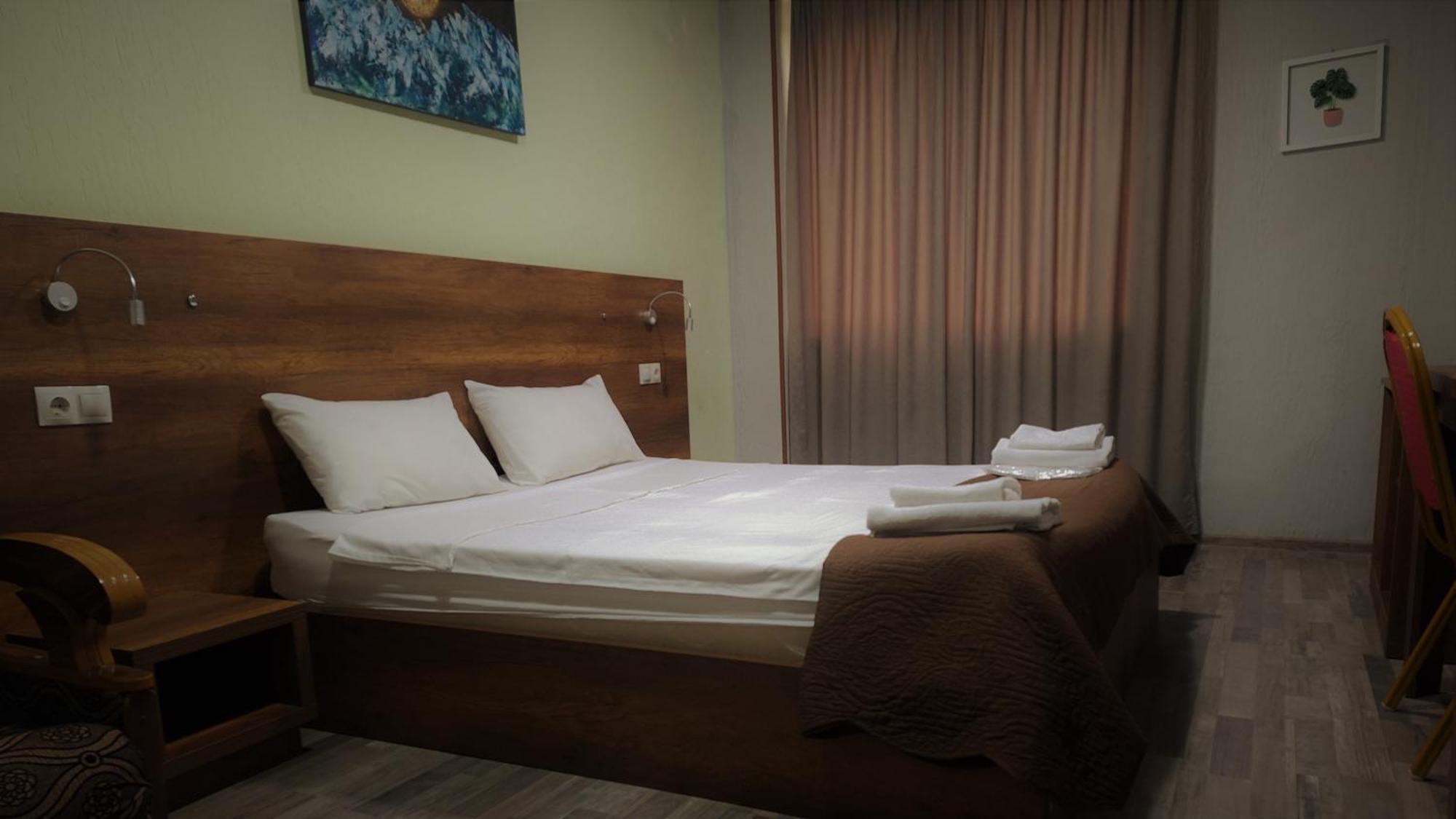 Hotel Georgian クタイシ エクステリア 写真