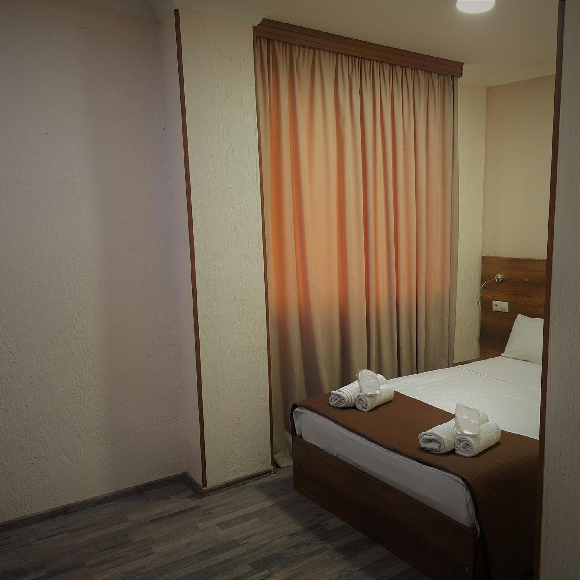 Hotel Georgian クタイシ エクステリア 写真