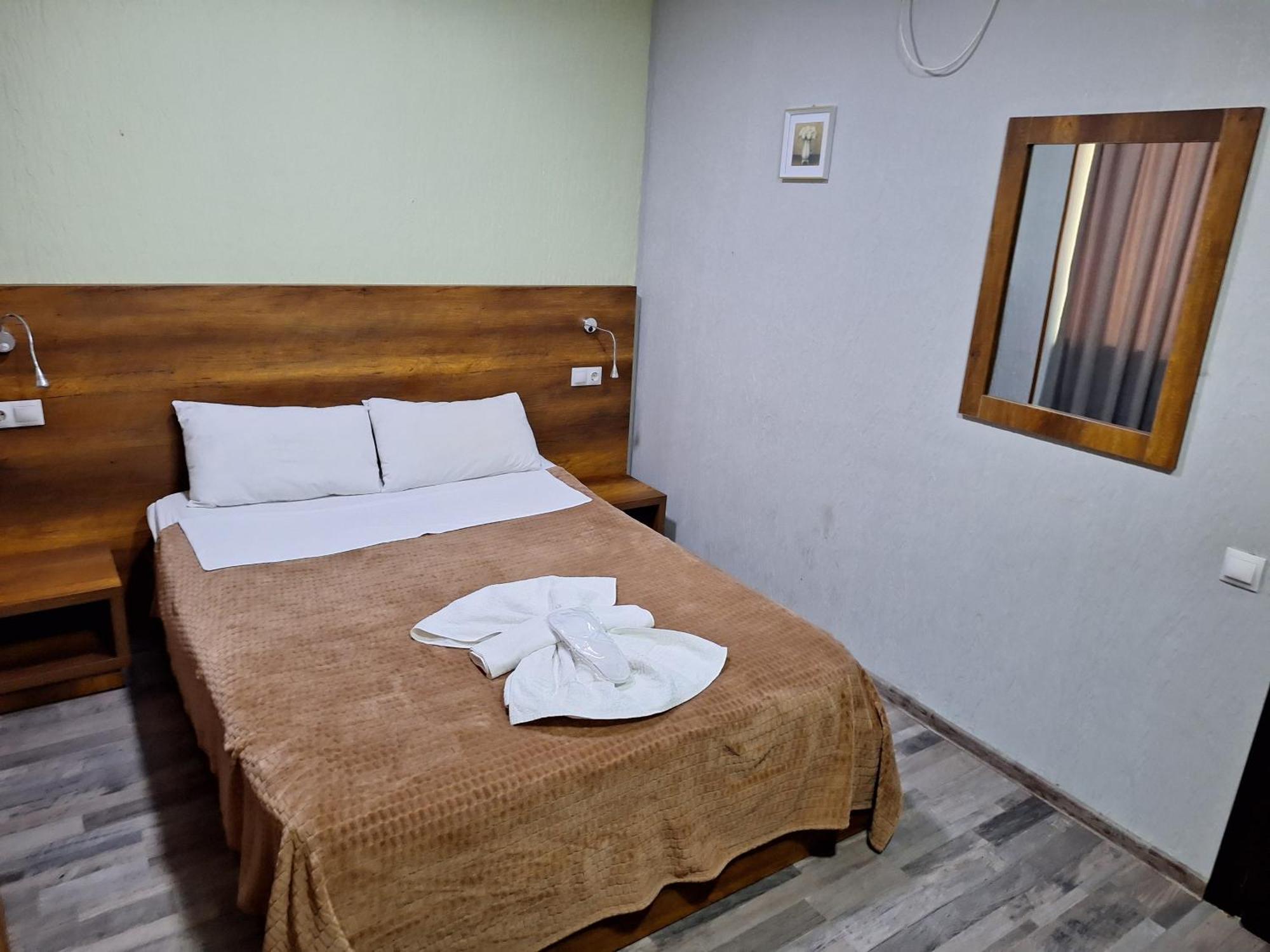 Hotel Georgian クタイシ エクステリア 写真
