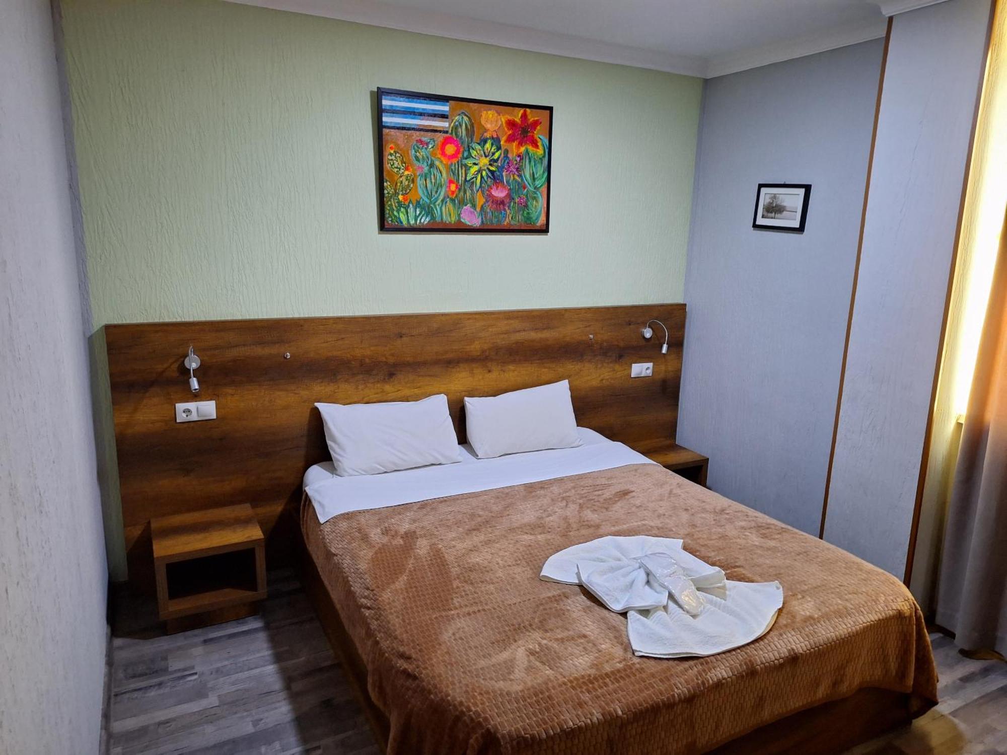 Hotel Georgian クタイシ エクステリア 写真