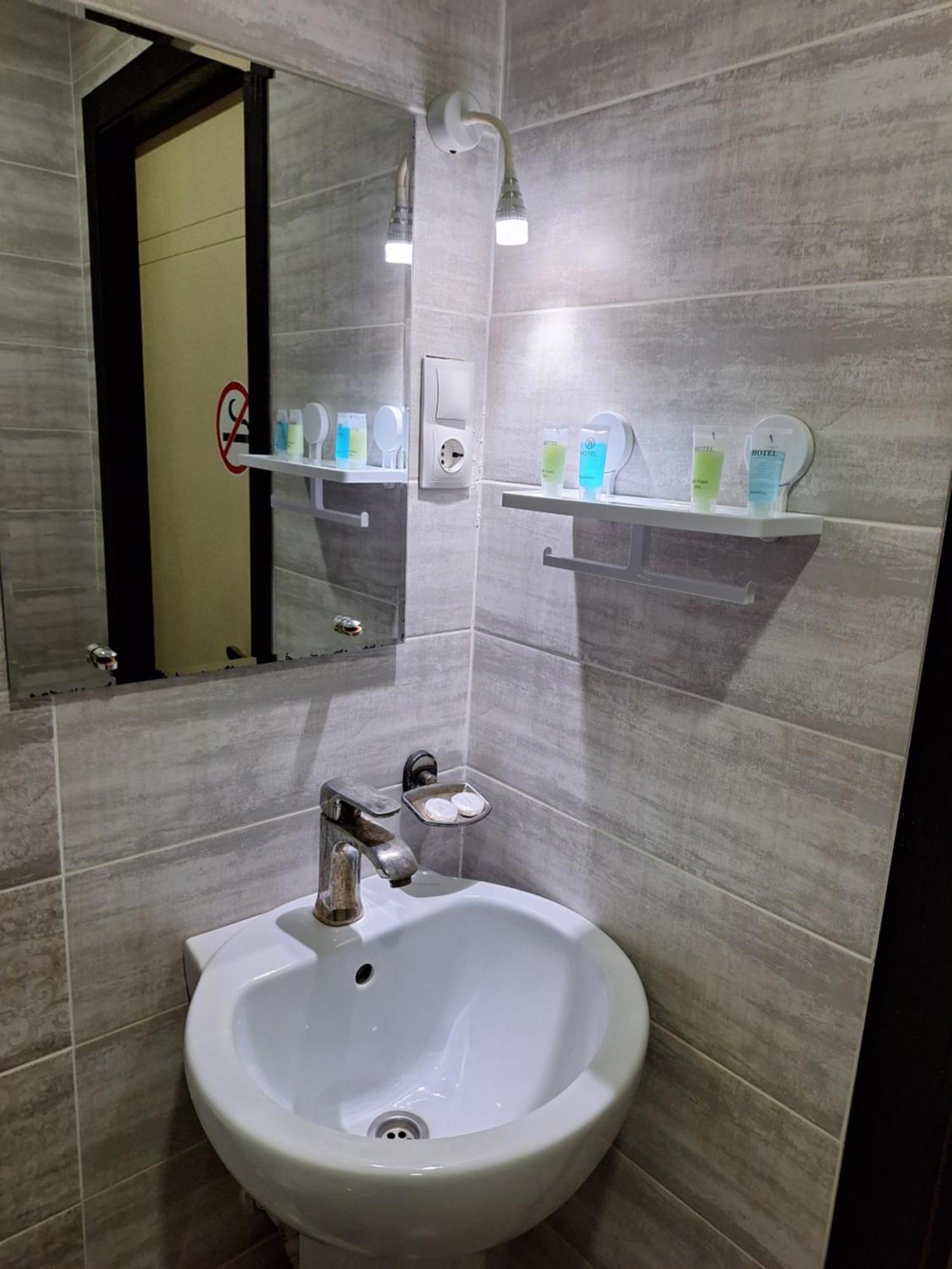 Hotel Georgian クタイシ エクステリア 写真