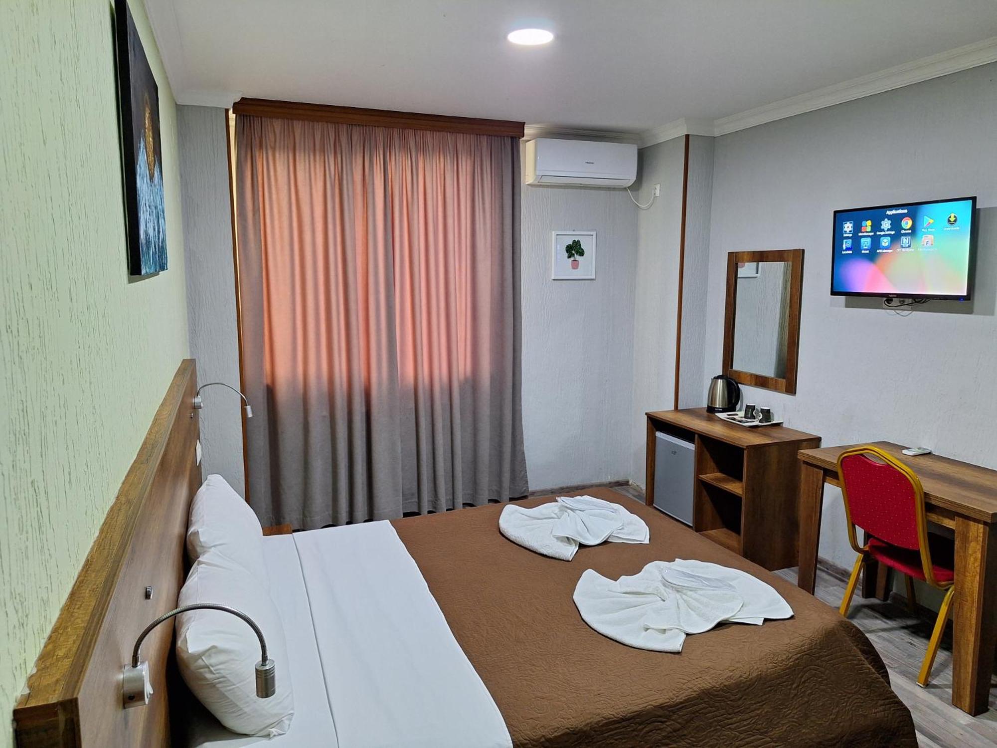 Hotel Georgian クタイシ エクステリア 写真