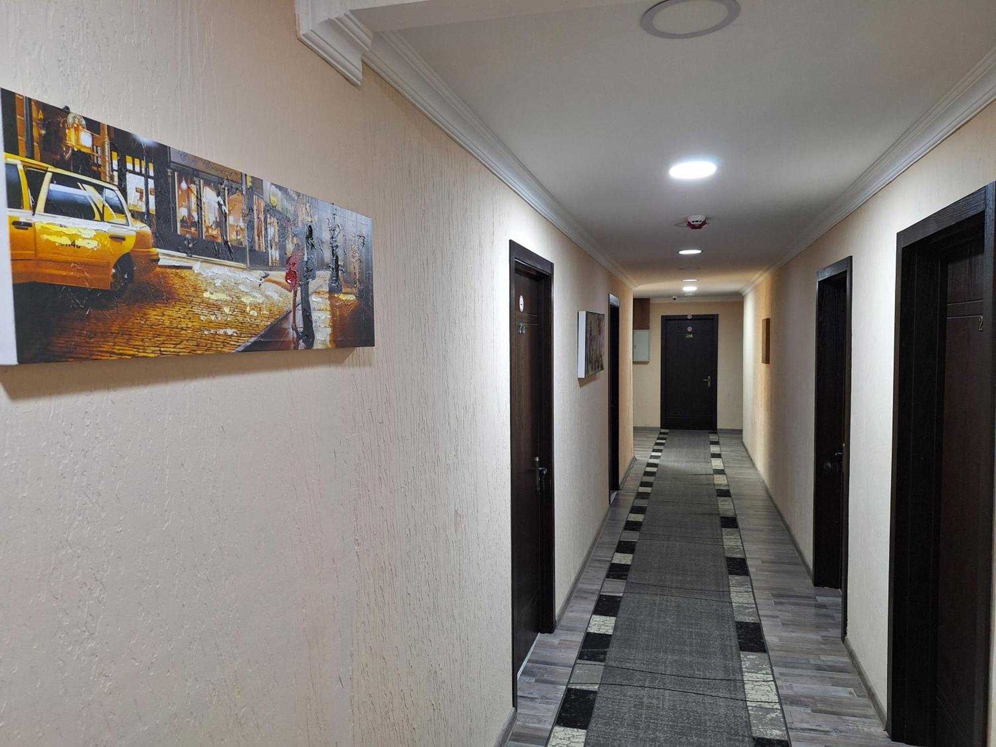 Hotel Georgian クタイシ エクステリア 写真
