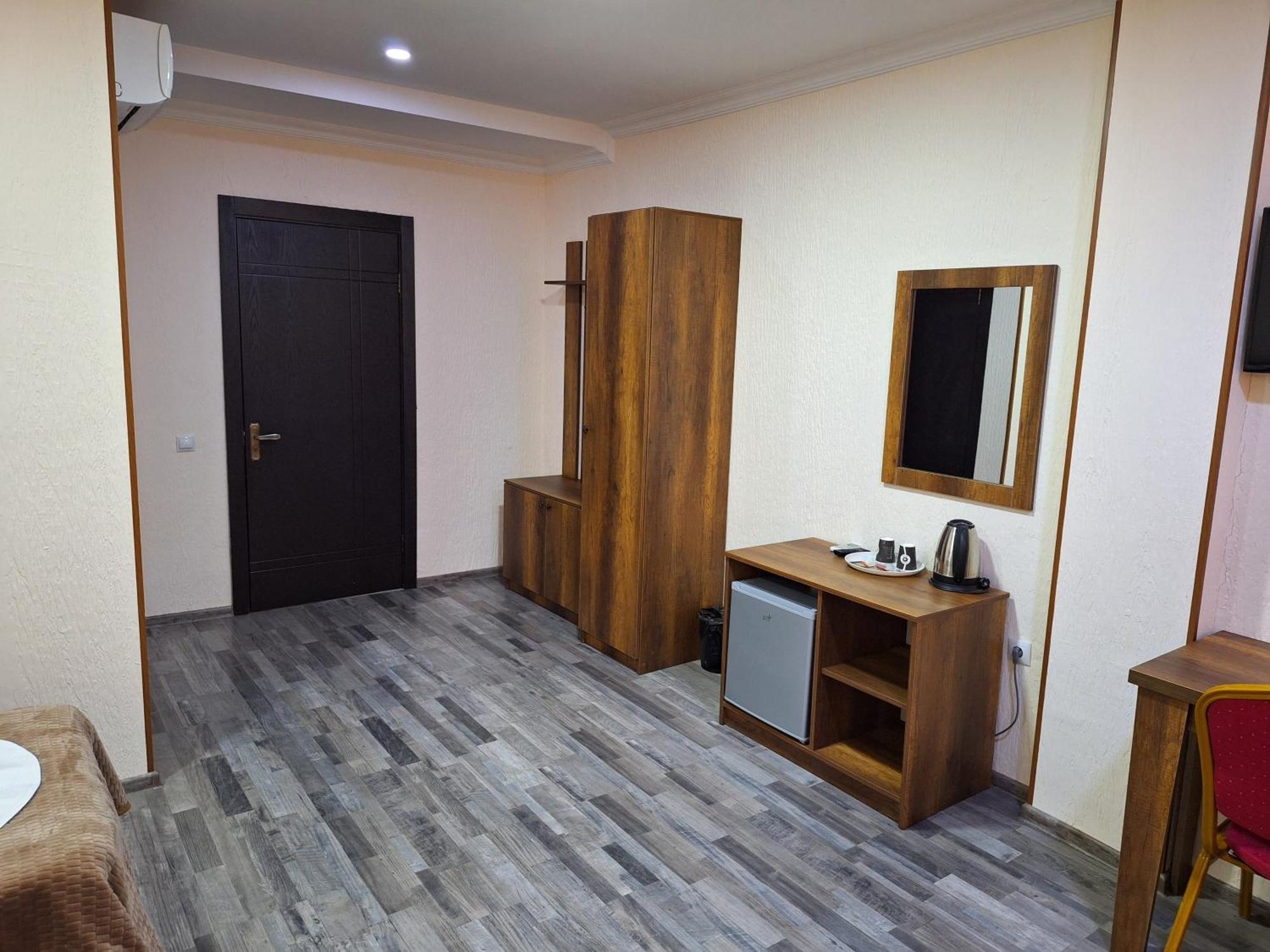 Hotel Georgian クタイシ エクステリア 写真